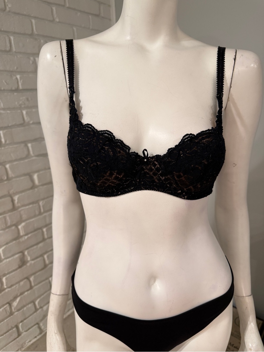Vintage Victoria’s Secret Black Lace Full Coverage Bra 34A lined Underwire - Picture 2 of 9